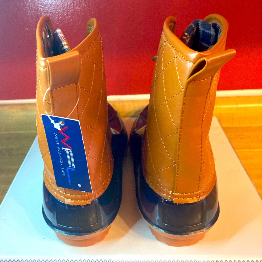 🔴 Duck Boots Waterproof Bottoms Size 6 NWT - Picture 6 of 6